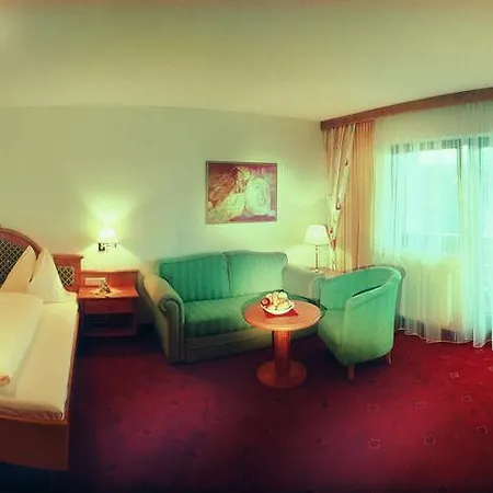 Sonnenuhr 4* 克拉姆萨赫