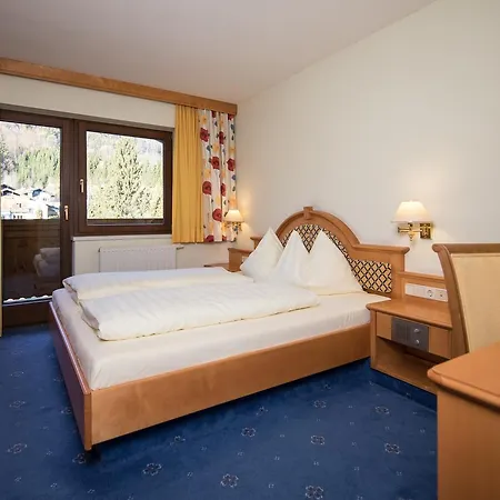 Sonnenuhr Hotel 4*