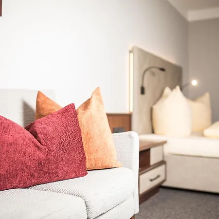 Sonnenuhr 4* 克拉姆萨赫