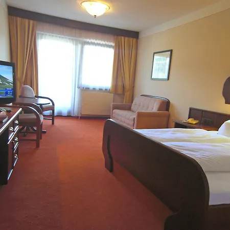 Sonnenuhr 4* 克拉姆萨赫