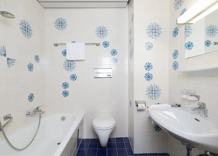 Sonnenuhr Szálloda Kramsach