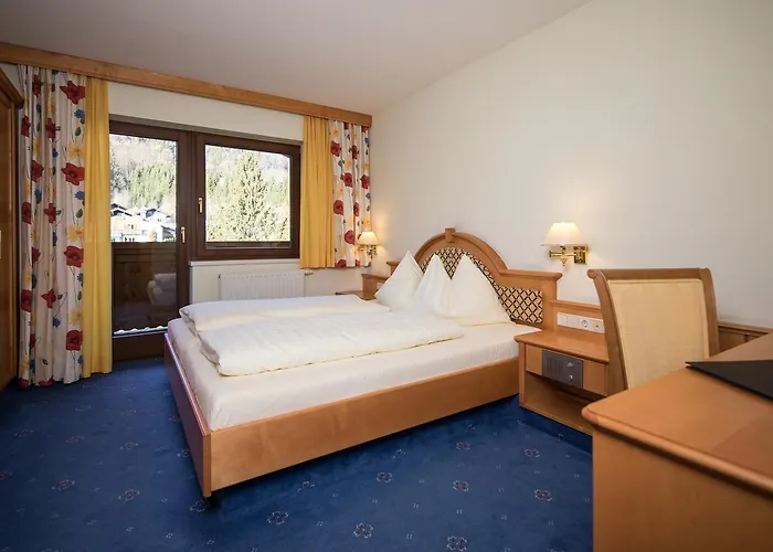 Sonnenuhr Szálloda 4*