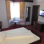 Hotell Sonnenuhr 4*