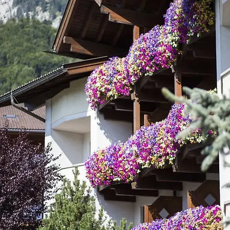 Hotel Sonnenuhr Kramsach