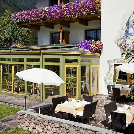 Sonnenuhr Hotell 4*