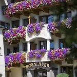 Hotel Sonnenuhr