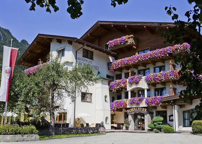 Hotel Sonnenuhr 4*